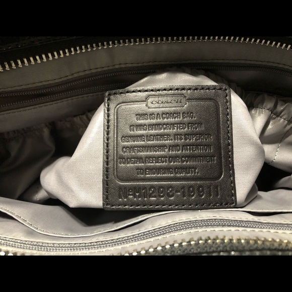 Coach patent leather diaper bag - Picture 5 of 8